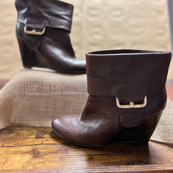 Nine West Wedge Booties, Size 6 1/2 M - Picture 8 of 8